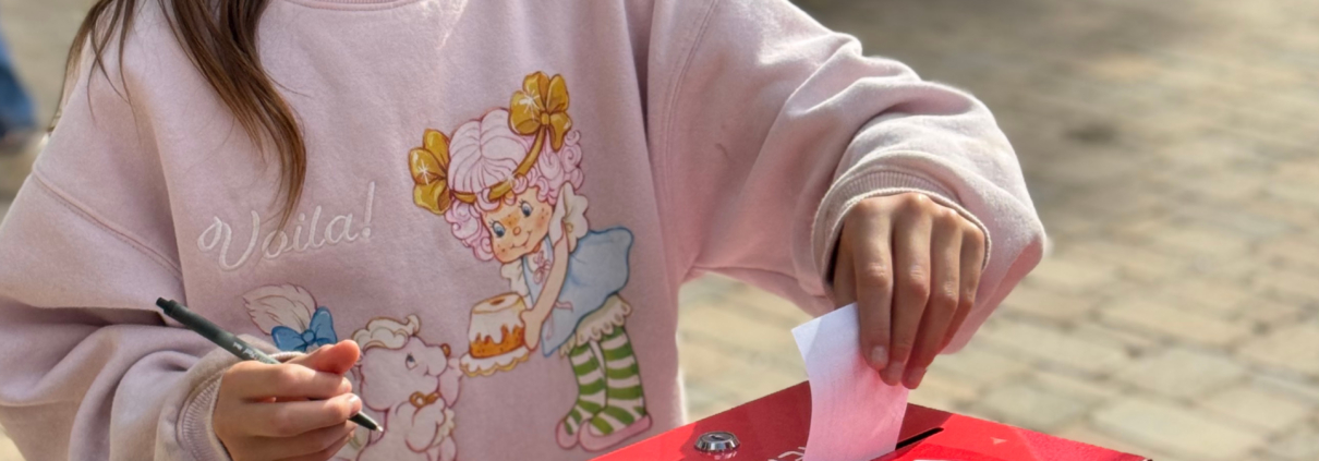 Student votes during Day of Reading