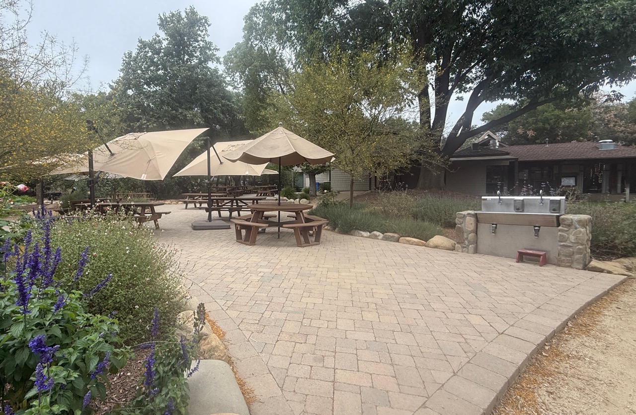 Oak Grove, Ojai, Lunch Patio
